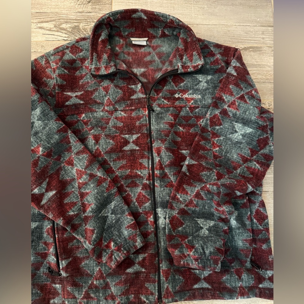 NWT Columbia Womens  full zip up jacket multi color Aztec print. Heavy weight.